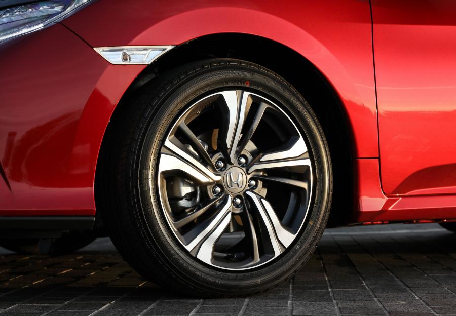Колеса Honda Civic VTi-LX Hatchback (FK) 2020 года  (AU) (фото 33 из 36)